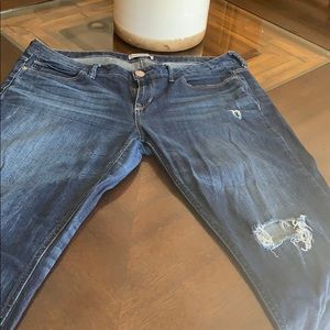 Express jean modern Boyfriend Capri